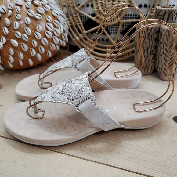 Vionic Wanda Sandals Leather Snake Adjustable Post Toe Bone Comfort Womens 9/41 - Picture 4 of 12